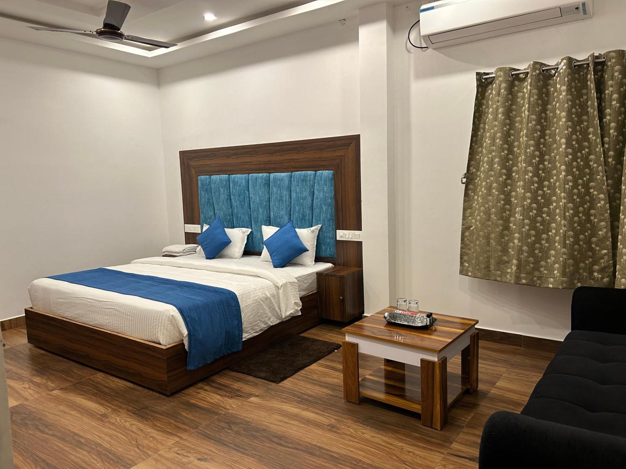 Hotel Lalitha Karunya Residency A/C Bāpatla Exterior foto