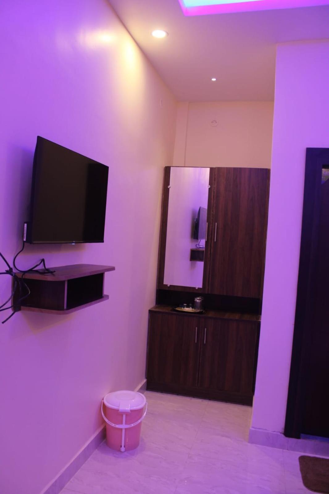 Hotel Lalitha Karunya Residency A/C Bāpatla Exterior foto